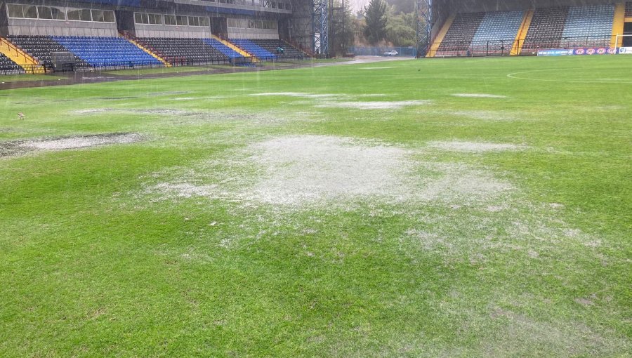 Suspenden partido entre Huachipato y Magallanes por fuertes lluvias y mal estado de la cancha