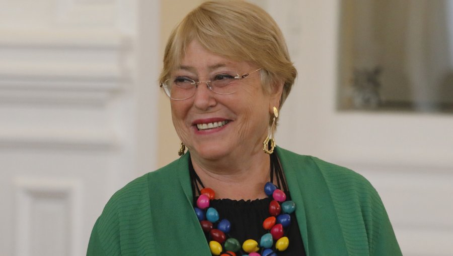 Michelle Bachelet llamó a votar por Carmen Frei para el Consejo Constitucional: "Es una mujer de convicciones profundas"