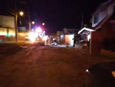 Violento acribillamiento en Valparaíso: Entre 15 a 20 balazos en plena calle recibe hombre de 27 años