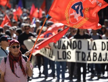 Día del Trabajador en Valparaíso: Cerca de 3 mil personas marcharon desde Plaza Sotomayor hasta el Parque Italia