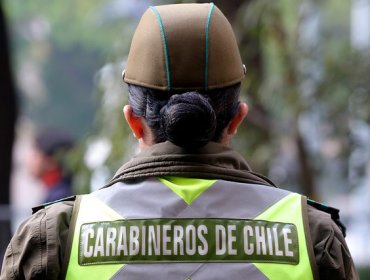 En libertad vigilada quedó carabinera que golpeó y provocó un aborto a una mujer en comisaría de Santiago