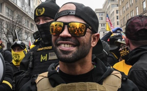 Condenan a cuatro miembros del grupo de ultraderecha "Proud Boys" por sedición tras ataque contra el Capitolio de EE.UU.