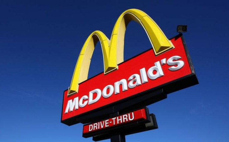 Multan a McDonald's en EE.UU. por emplear a cientos de menores entre los que se encontraban dos niños de 10 años