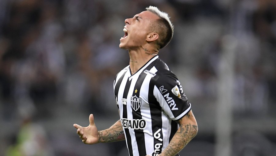 Cinco clubes brasileños estarían interesados en fichar al criticado Eduardo Vargas