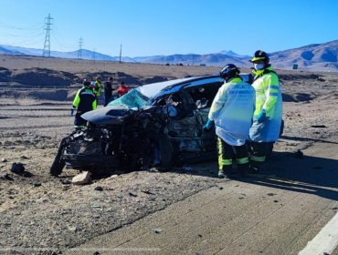 Cuatro personas fallecidas dejó choque frontal entre un camión y un automóvil en Antofagasta