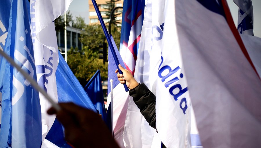 Banderazos, volanteos y actos: Así cerraron sus campañas los candidatos al Consejo Constitucional por la región de Valparaíso