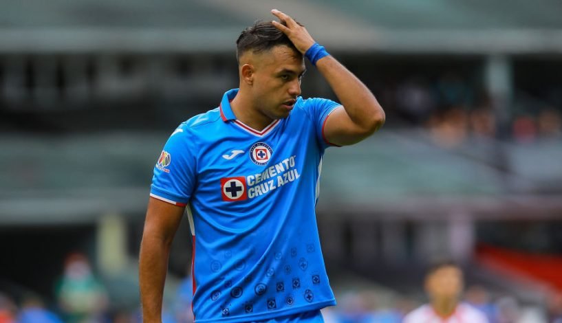 Iván Morales sumó minutos en dura derrota que dejó al Cruz Azul sin liguilla en la liga mexicana