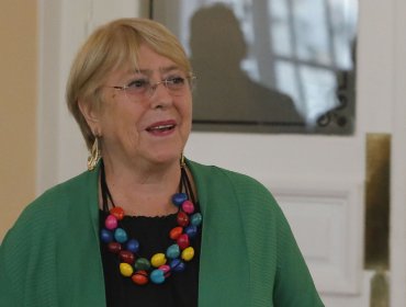 Expresidenta Bachelet emitió su voto y aseguró que "el error más grave es mezclar este proceso con la contingencia política"