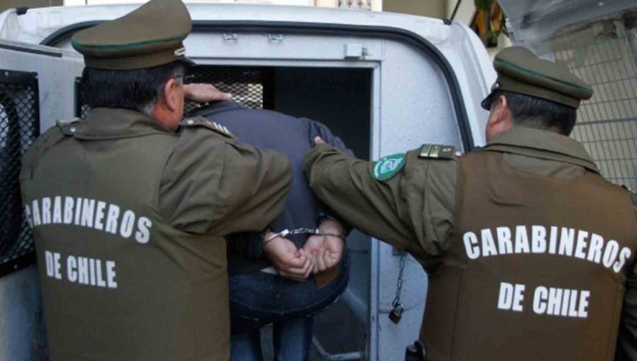 Detienen a hombre que protagonizó desórdenes al negarse a ser vocal de mesa en local de votación en Coronel