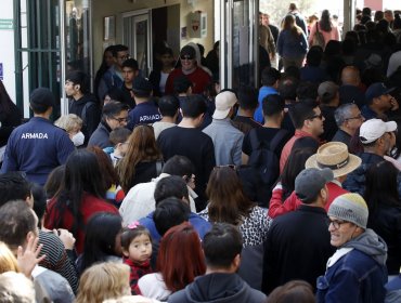 Las imágenes que reflejan la caótica jornada electoral en el liceo Nuestra Señora de la Paz de Viña del Mar