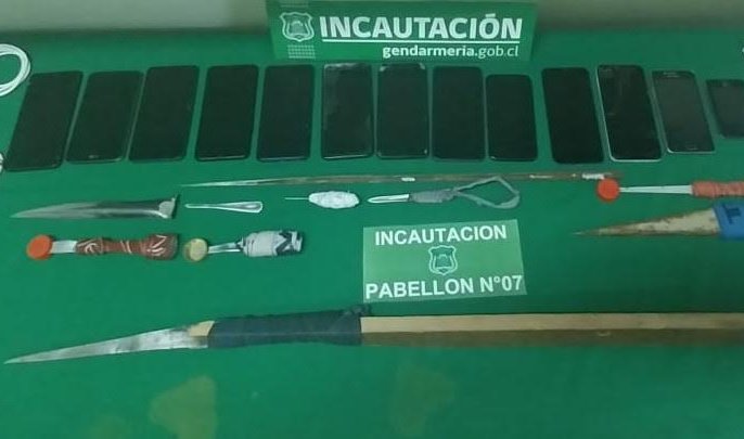 Drogas, armas blancas y teléfonos celulares se incautaron en allanamiento en cárcel de Quillota