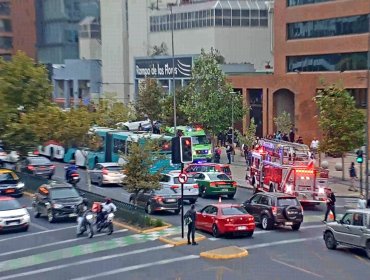 Al menos 15 lesionados deja colisión entre tres buses del transporte público en Las Condes