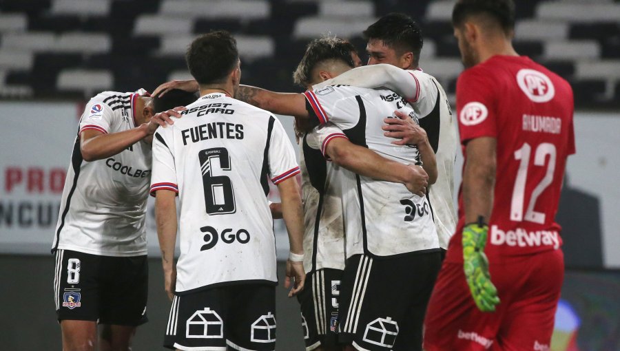 Colo-Colo derrota con polémica a Audax Italiano y roza la punta del torneo nacional