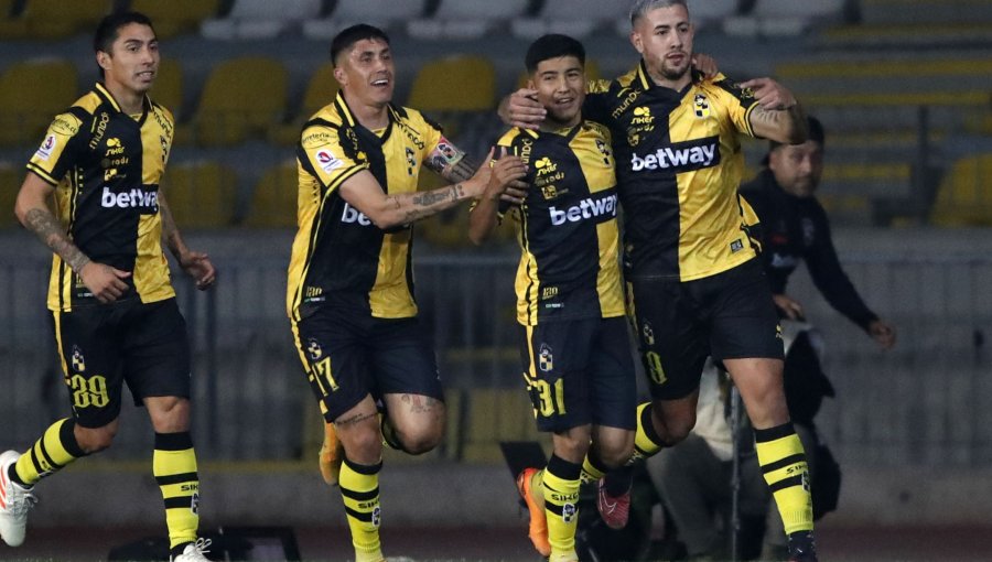 Coquimbo Unido remonta ante Universidad de Chile y vuelve al triunfo tras derrotas consecutivas