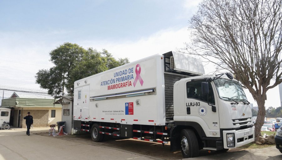 Mamógrafo móvil se trasladará a Juan Fernández para que mujeres puedan realizarse el examen preventivo
