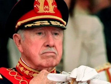 Fiscalía abre investigación por arsenal de armas extraviadas de Augusto Pinochet: un fusil y 17 pistolas