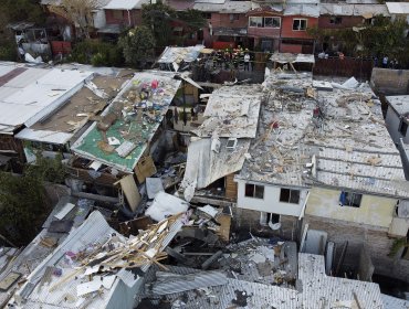 10 personas heridas y tres viviendas afectadas deja gran explosión en Lo Barnechea