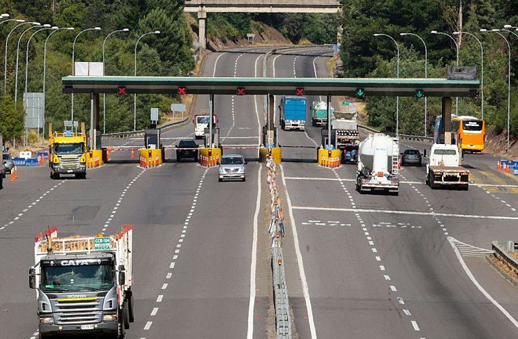 El "peaje más caro de Chile" ubicado en la Autopista del Itata bajará a $3.900 desde julio