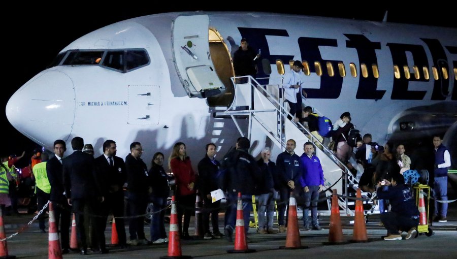 Canciller venezolano se reunió con misión chilena para coordinar vuelos de migrantes