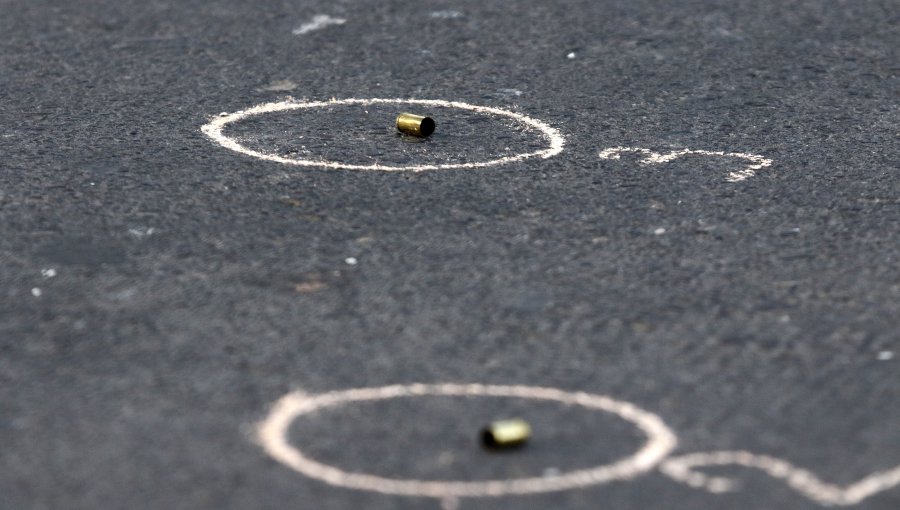 Hombre falleció tras balacera en el cerro Las Cañas de Valparaíso: otra persona resultó herida en una de sus piernas