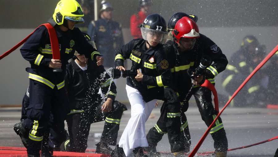 Derrame químico provocó evacuación en laboratorio ubicado en La Reina