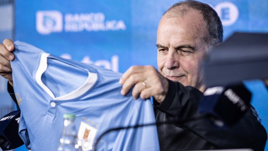 Marcelo Bielsa en su presentación como DT de Uruguay: "Es un equipo que puede fantasear con ganar un Mundial"