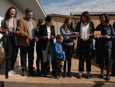 Entregan nueva vivienda industrializada en zona afectada por el megaincendio en la parte alta Viña del Mar