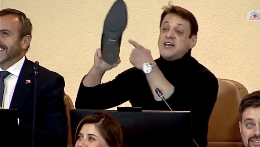 "La suela de este zapato marcada en el culo": El comentado nuevo exabrupto del diputado Gaspar Rivas en discusión del royalty minero