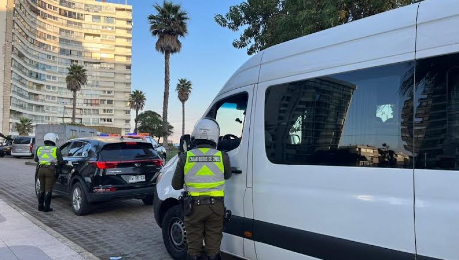 Una persona detenida deja fiscalización vehicular en Viña del Mar: sujeto mantenía oculta la placa patente de su moto