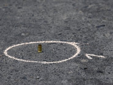 Adolescente de 15 años recibió impacto de bala en una pierna mientras se encontraba en una plaza en Cabrero