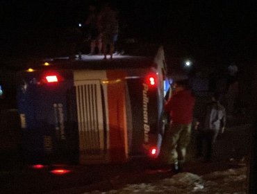 Al menos dos personas murieron y otras 10 resultaron heridas tras choque frontal entre bus y un vehículo en Huara