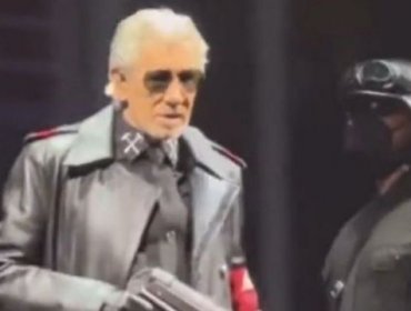 Policía alemana investiga a Roger Waters por usar un atuendo de estilo nazi en un concierto en Berlín