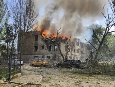 Al menos dos muertos y 31 heridos deja ataque de Rusia contra un hospital de Dnipró en Ucrania