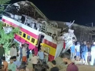 Más de 200 personas murieron y 900 resultaron heridas en un choque múltiple de trenes en India