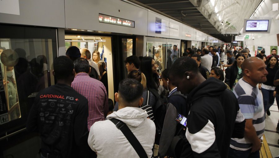Metro de Santiago transportó a 49,6 millones de personas durante abril de 2023