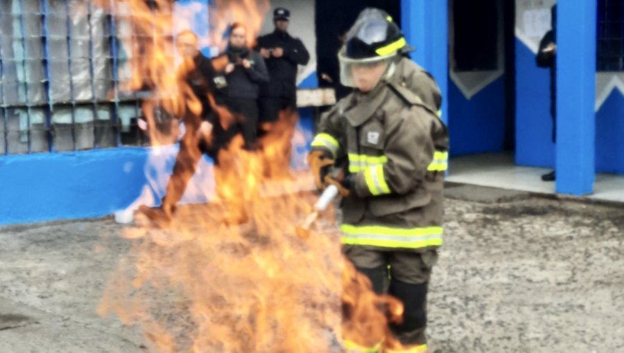 Simulacro de terremoto e incendio movilizó a condenadas en la cárcel de Valparaíso