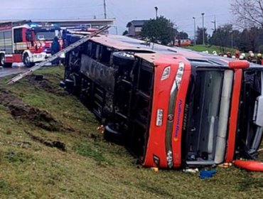 Volcamiento de bus en Puerto Montt dejó seis personas heridas