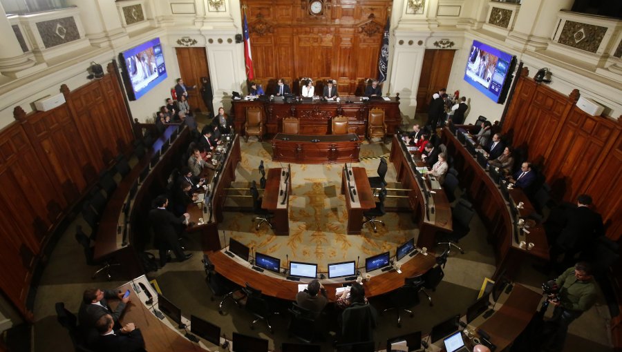 Comisión Experta presentó el anteproyecto de nueva Constitución: este miércoles se lo entregarán al Consejo Constitucional