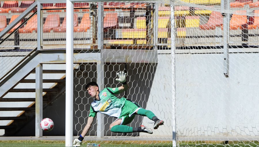 Ante ausencia de Claudio Bravo: Eduardo Berizzo nominó al arquero Hugo Araya de Cobreloa