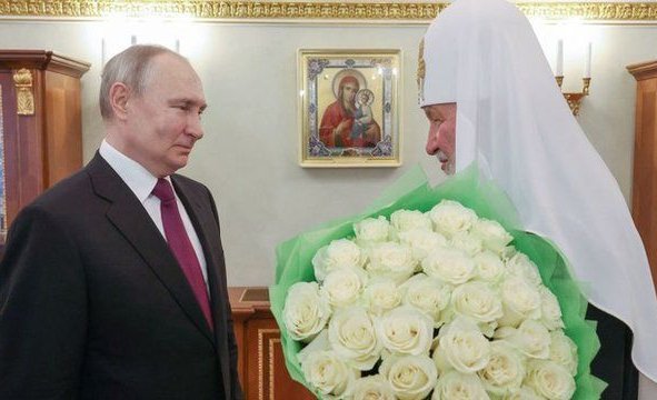 Por qué Putin le entregó a la Iglesia ortodoxa una histórica y frágil pintura religiosa en contra de la opinión de los expertos