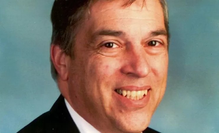 Quién era Robert Hanssen, el espía estadounidense que se hizo millonario vendiendo secretos a Rusia