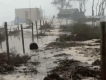 Declaran Alerta Roja para Coelemu por inundación que afecta al sector Perales debido a las marejadas