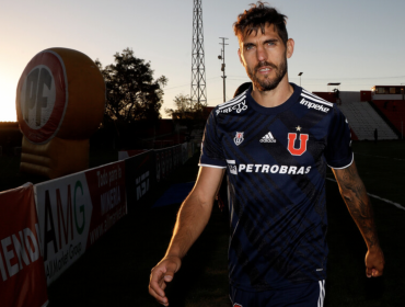 Magallanes oficializó la llegada de Joaquín Larrivey como flamante refuerzo