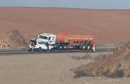 Cuatro fallecidos deja colisión de alta energía entre camión que trasladaba ácido y vehículo menor en Chañaral