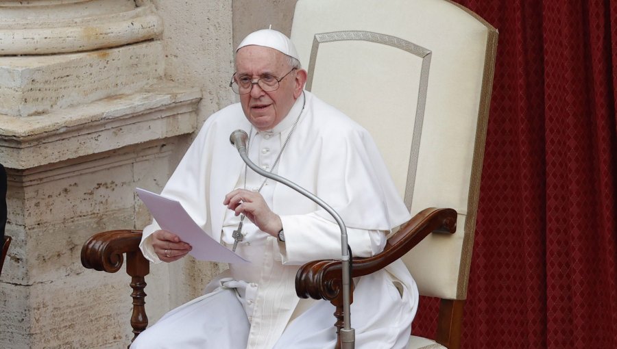 Papa Francisco se someterá a cirugía en Roma tras sufrir dolores "que empeoran"