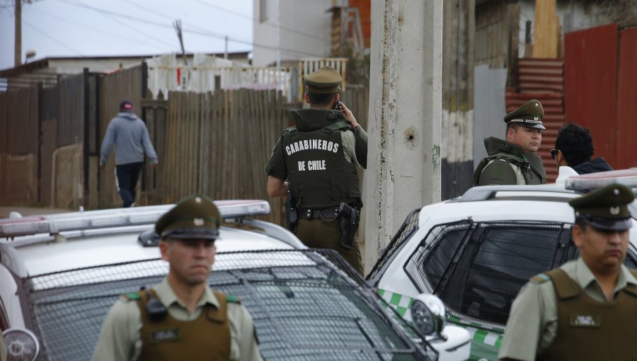 Conflicto entre familiares deriva en violenta riña a machetazos en toma de Valparaíso