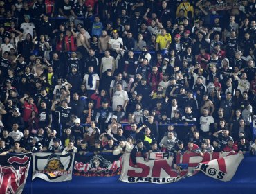 Tras incidentes en partido ante Boca Juniors: Hinchas de Colo-Colo no podrán ingresar a los estadios de Buenos Aires