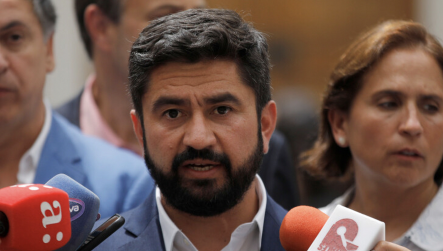 Alcalde de Talcahuano Henry Campos anuncia sumario por criticado operativo médico en escuela