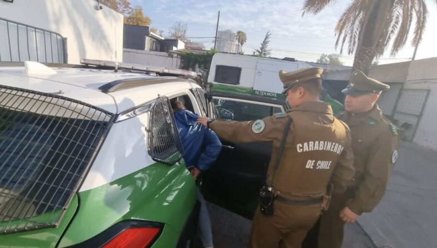 Dos chilenos terminan detenidos por secuestrar a hombre en el centro de Santiago