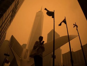 Las inquietantes imágenes del cielo naranja de Nueva York por la nube de humo proveniente de Canadá